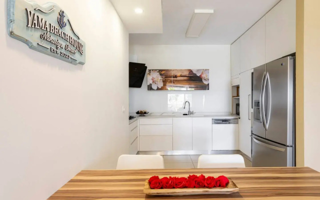 GW002 Gugel Waves Amazing Seaview & Garden Family Apartments Flat