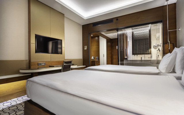 Royal Stay Palace Hotel