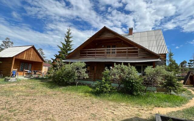 Zhemchuzhina Olkhona Guest House