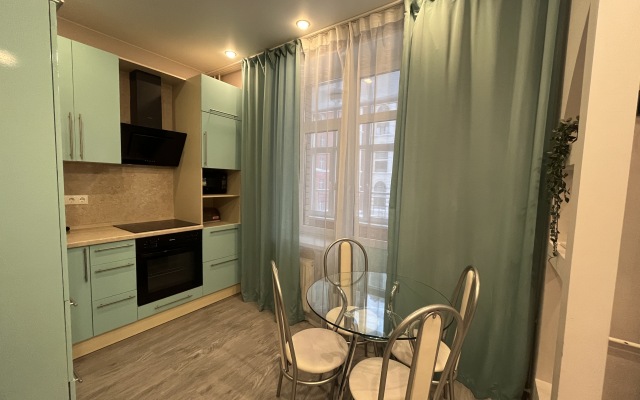 Tikhaya Studiya Na Rikhtera Flat