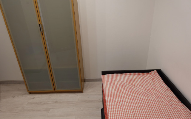 Na Polyarnoy 8 Flat
