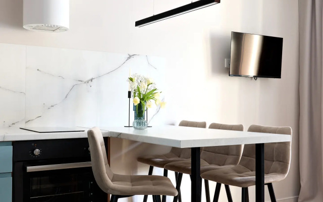 Yevrodvushka U Morya Flat