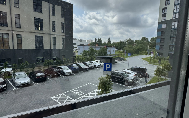 Uyutnaya Novaya S Shikarnym Raspolozheniem Flat