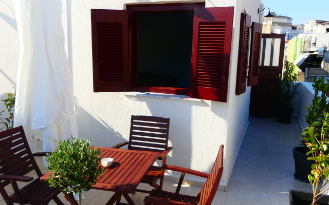 Theasis Athens Guest House