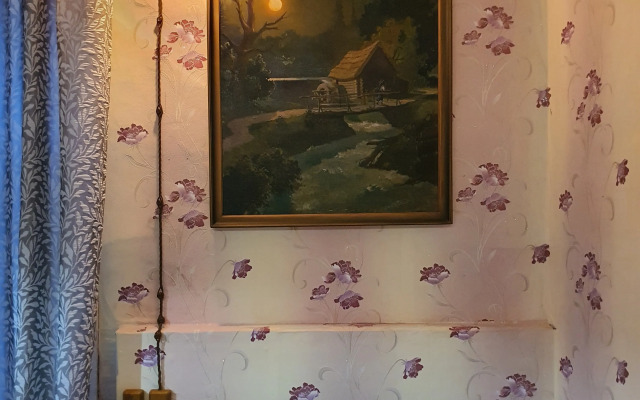 V Starinnom Osobnyake  voskresenskaya - Pamyatnik Provintsialnogo Klassitsizma Flat