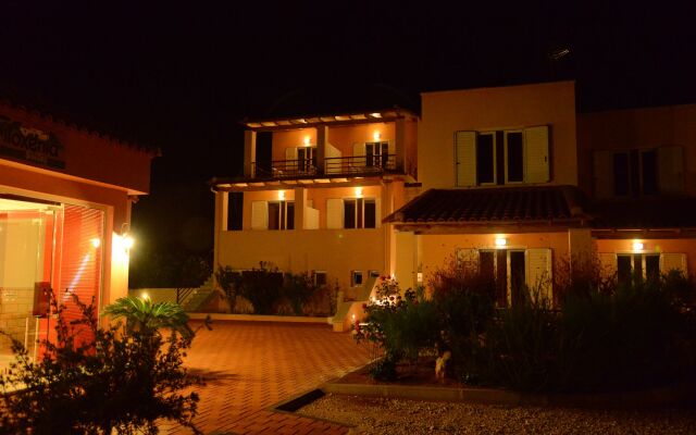 Marias Filoxenia Suites Apart-Hotel