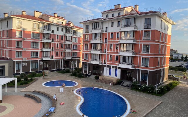 Studiya Sisayd Apartments