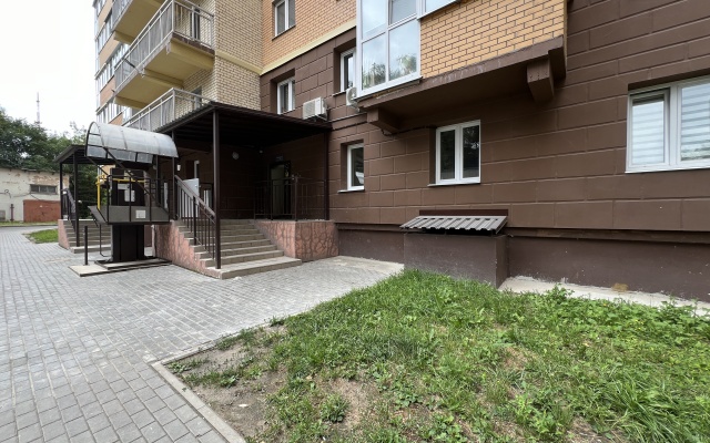 1-kom Pukhova 56-11 Kaluga tsentr KakDoma Flat