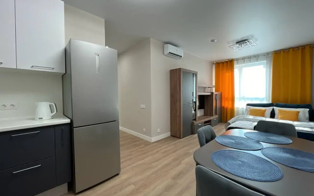 Trekhkomnatnaya na Shesterykh s Konditsionerom Flat