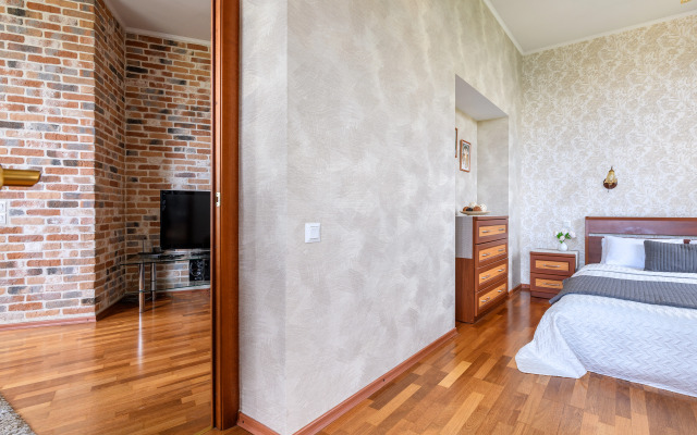 Yevro 2 U M. Kirovskiy Zavod Flat