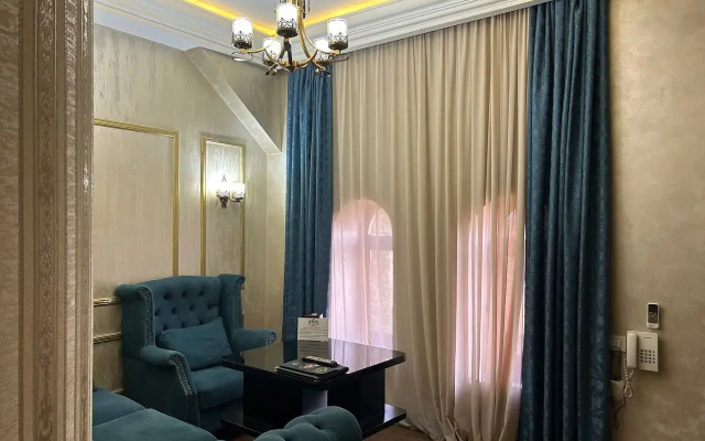 Отель Roma Yerevan & Tours