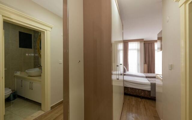 Отель Taksim Peri Suite
