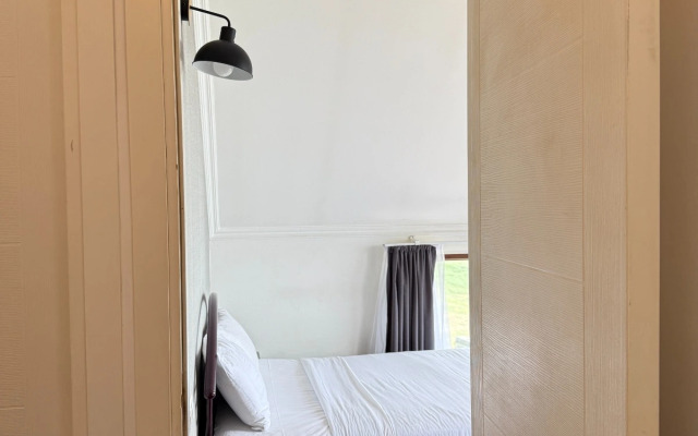 Aphra at Tbilisi Sea Hotel