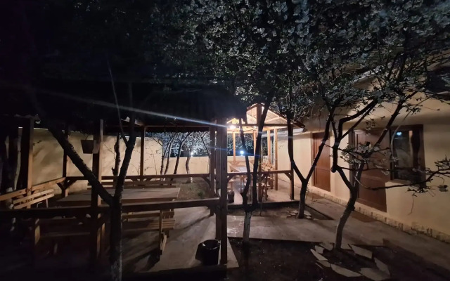Li-Yes Qanaqer Bed&Breakfast