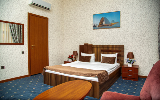 Port Hotel