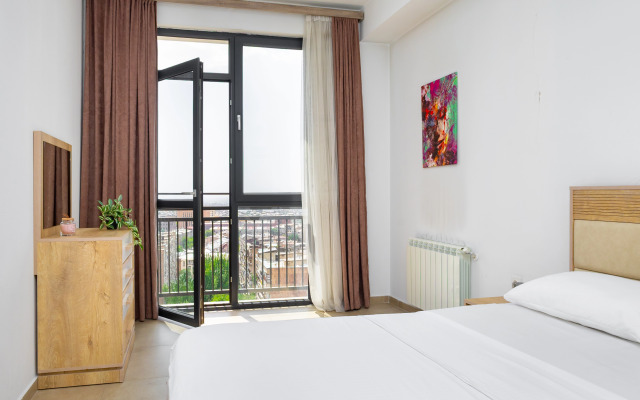 S Sovremennym Dizaynom Na Ulitse Kokhbatsi, Ko1617 Flat