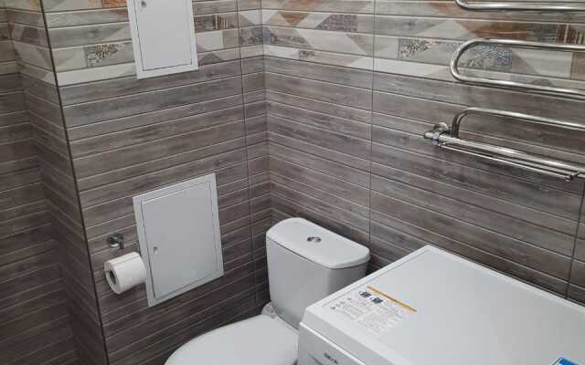 Апартаменты на Гамзатова 7 (447)