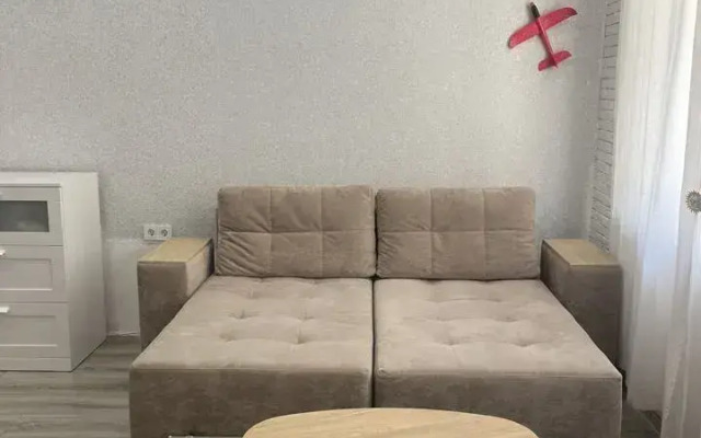 V Kvartale Uspenka 2/13 Flat