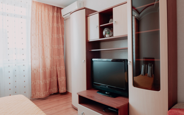 V yarkom tsvete rayon Sovetskiy Apartments