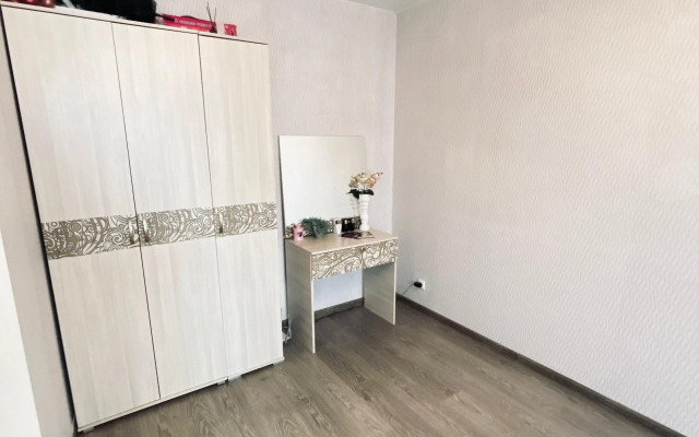 Prekrasnaya  Odnokomnatnaya S Udobnoy Transportnoy Razvyazkoy Flat
