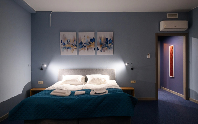 Отель Шантар на Есенина