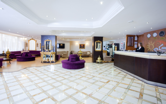 Grand Ant Hotel