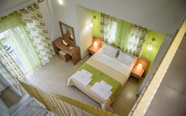Anneta's House Apartments