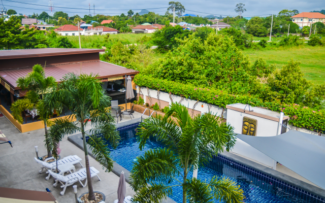 4 Palms Resort Hotel
