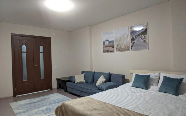 Na Ulitse Andreya Ado 16 Flat