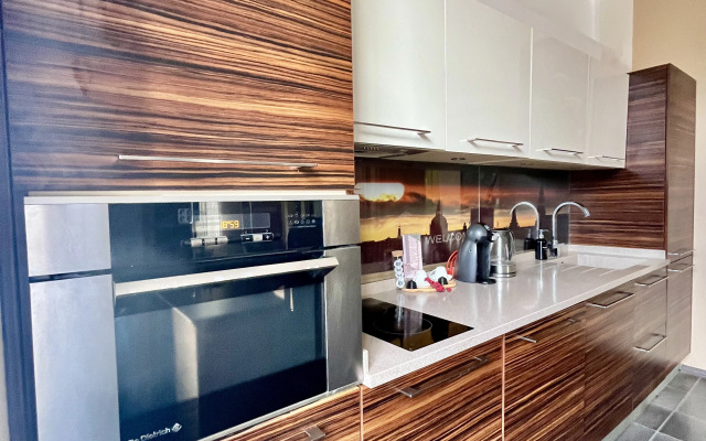Riga V Samom Tsentre S Zakrytoj Parkovkoj Flat