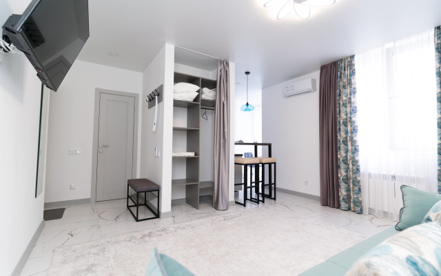 Апартаменты-студия 30 кв.м. с двуспальным диваном и панорамной зоной, 16 этаж