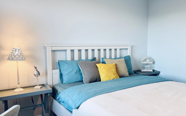 V Tsentre Lazurnaya Ptichka Flat