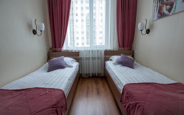 Maxx Inn Hotel