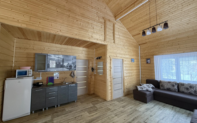 Частный дом на берегу озера