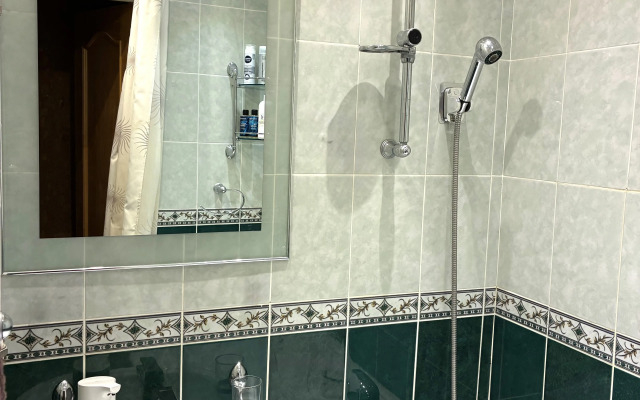 Velikolepnaya Trekhkomnatnaya Kvartira V Samom Tsentre Tuly Flat