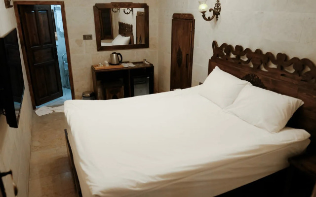 Zerzevan Hotel