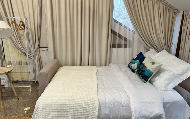 S vidom na gory v ozdorovitelnom centre Reka ZHizni Apartments