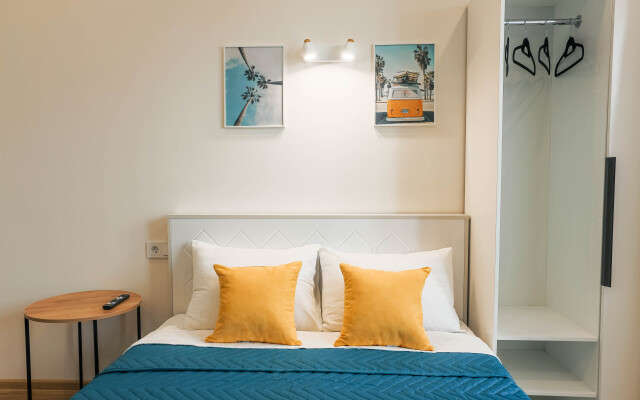 Solntse Ryadom S Politekhom Na 2 Gostya Apartments