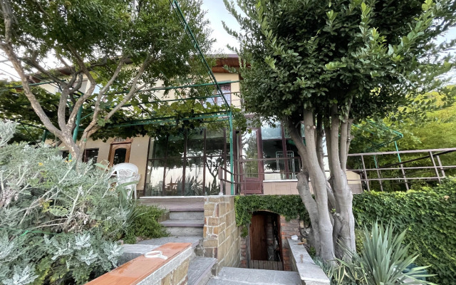 Dvukhetazhny Na Ulitse Drazhinskogo 33 Private house
