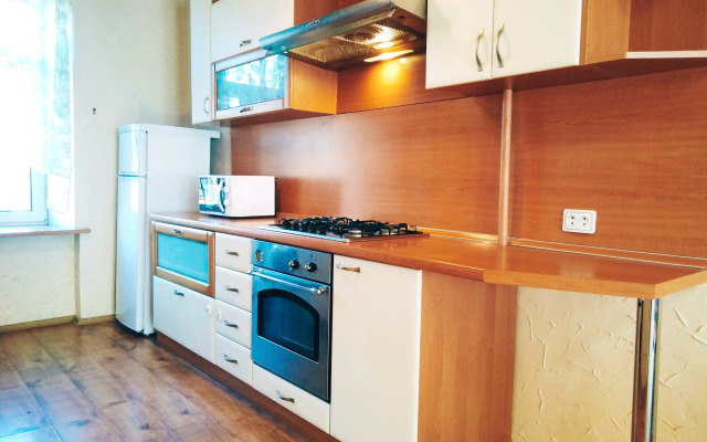 Квартира 3-комн. cталинка с большой ванной рядом с набережной