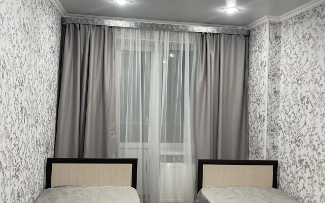 Trekhkomnatnyie Voroshilova 155 Apartments