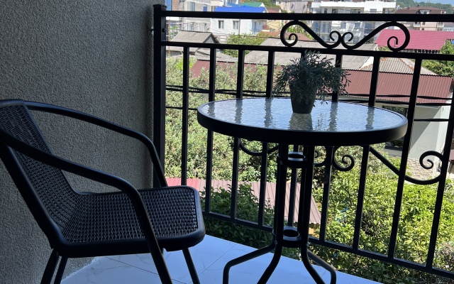 Uyutniye S Novym Remontom Apartments