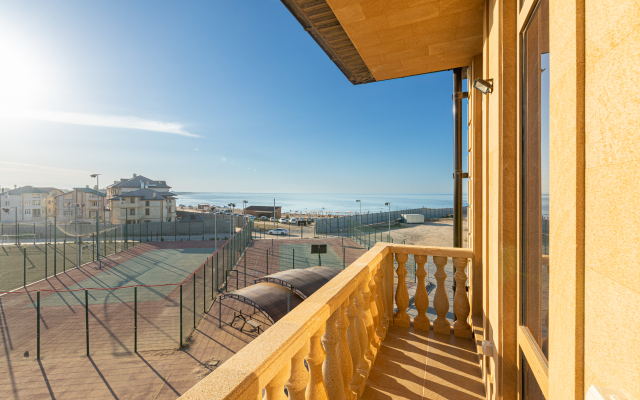 Yuzhny Bereg Hotel