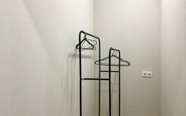 Flat Svetlaya Uyutnaya Na Italyyanskom Bulvare