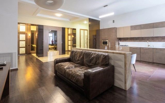 Квартира с Видом на Проспект Чернышевского