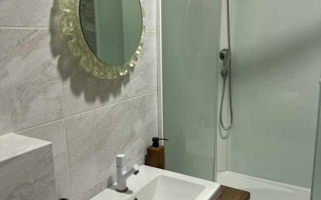 Uyutnaya Studiya U Ploschadi Pobedy Flat