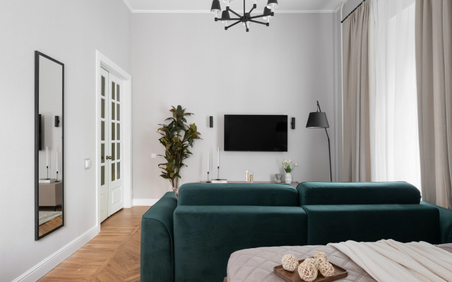 Квартира GM Apartments Четырехкомнатные с двумя санузлами