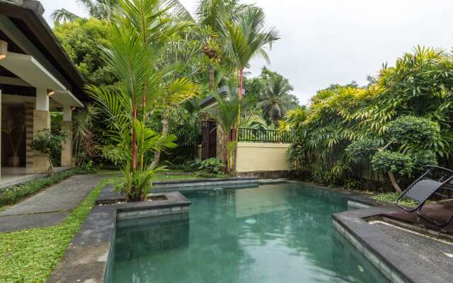 Blue Swing Villa