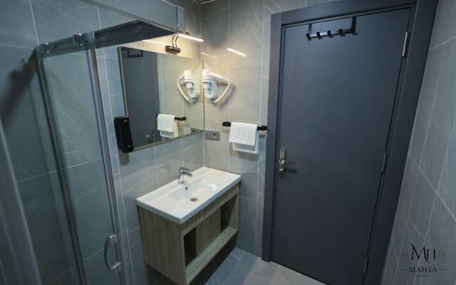 Mahya Hotel