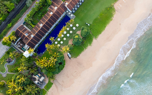 EKHO Surf Bentota Hotel